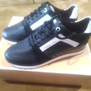 Michael kors sneaker 8.5